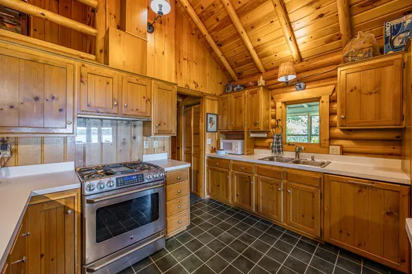 9218 Cooks LOOP NW, Walker, MN 56484