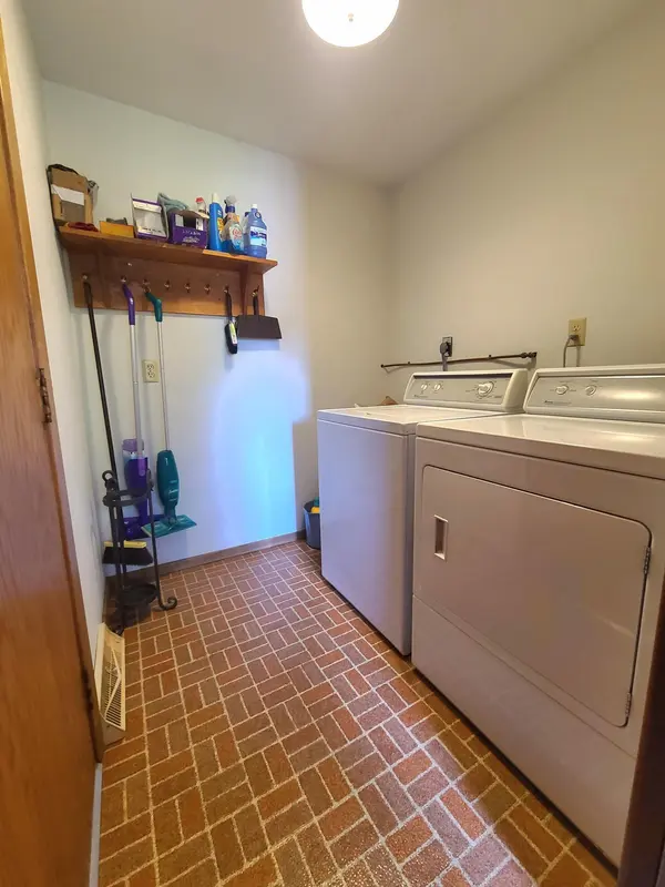 514 Service DR E, Canby, MN 56220