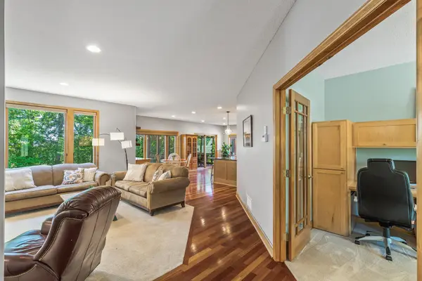 11065 195th CIR NW, Elk River, MN 55330