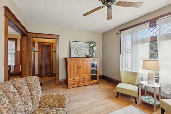 1255 Laurel AVE, Saint Paul, MN 55104