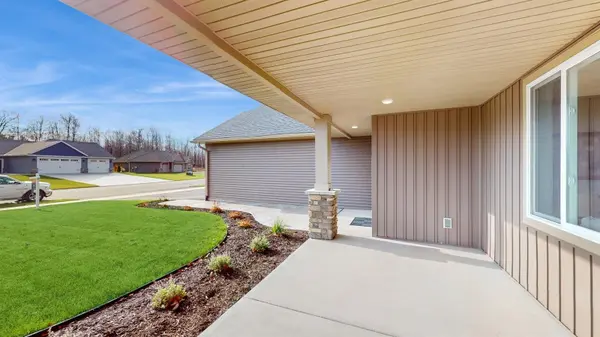 4704 381st TRL, North Branch, MN 55056