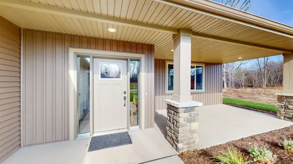4704 381st TRL, North Branch, MN 55056