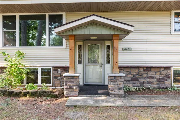 4401 Lakeside DR, Eveleth, MN 55734