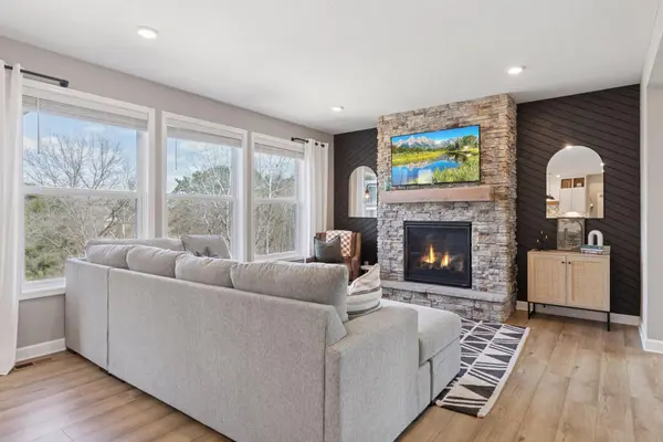 6367 Apple CT, Inver Grove Heights, MN 55077