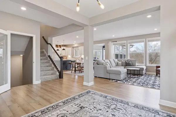 6367 Apple CT, Inver Grove Heights, MN 55077
