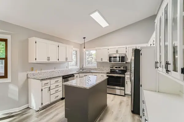 14430 Woodbridge LN, Savage, MN 55378