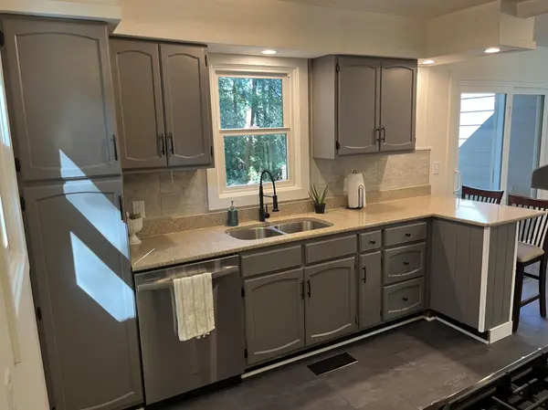 6428 Upper 48th ST N, Oakdale, MN 55128