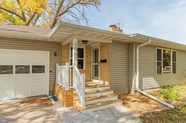 1743 10th ST S, Fargo, ND 58103
