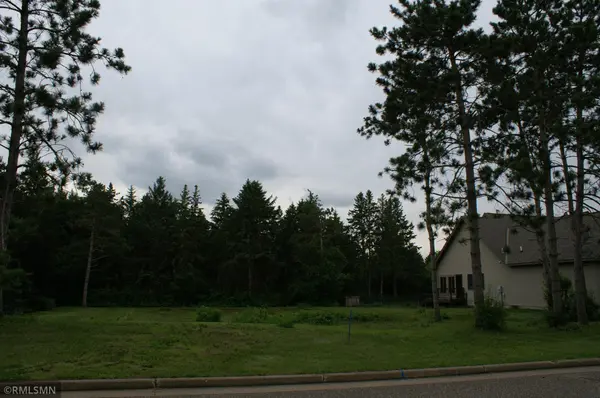 1470 Creekwood DR, New Richmond, WI 54017