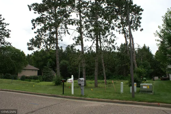 1470 Creekwood DR, New Richmond, WI 54017