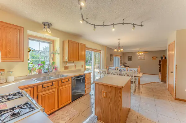 9476 Harkness CT S, Cottage Grove, MN 55016