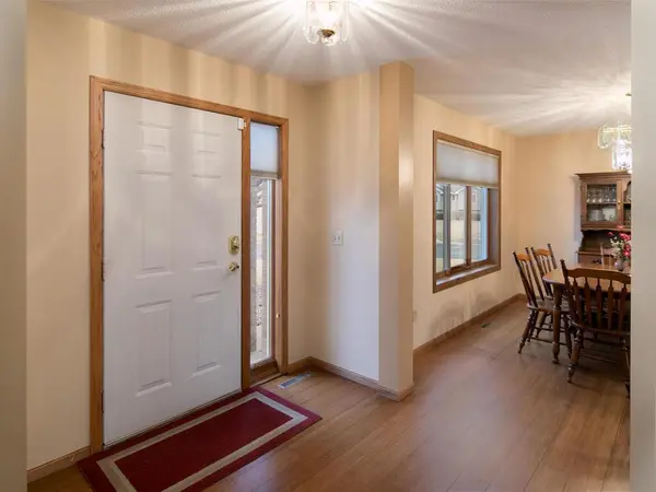 562 Westwind AVE, Shakopee, MN 55379