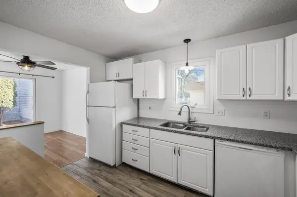 3482 Pilgrim LN N, Plymouth, MN 55441
