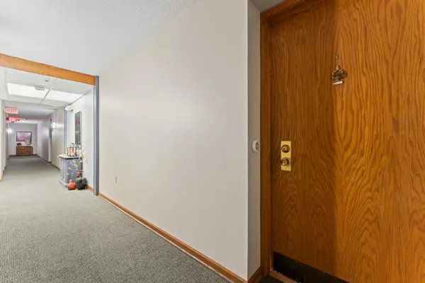 800 1st DR NW #302, Austin, MN 55912