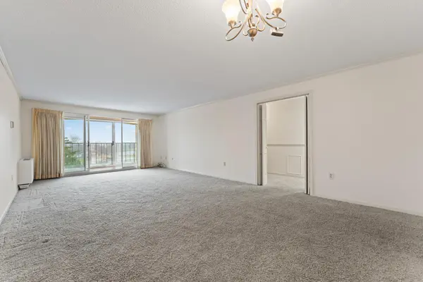 800 1st DR NW #302, Austin, MN 55912