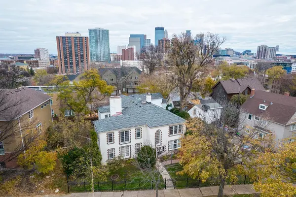 212 Ridgewood AVE, Minneapolis, MN 55403