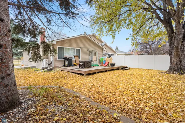 2518 Country Club Pkwy, Moorhead, MN 56560