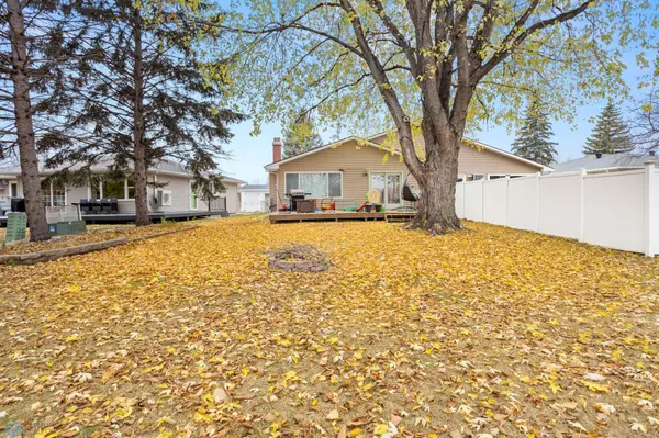 2518 Country Club Pkwy, Moorhead, MN 56560
