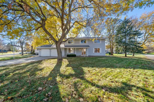 1832 Richal DR, Woodbury, MN 55125