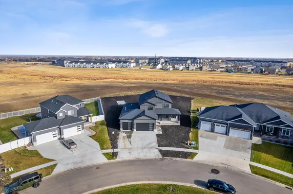 2978 Prairie Farms CIR S, Fargo, ND 58104