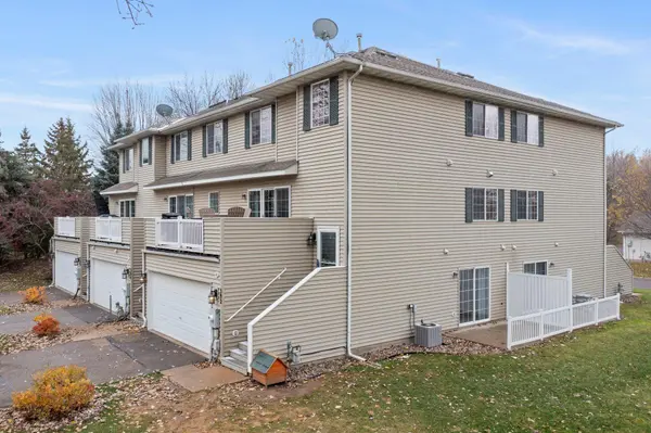 392 Gironde CT, Woodbury, MN 55125
