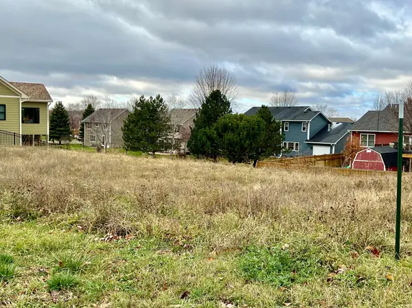 2000 Erie DR, Northfield, MN 55057