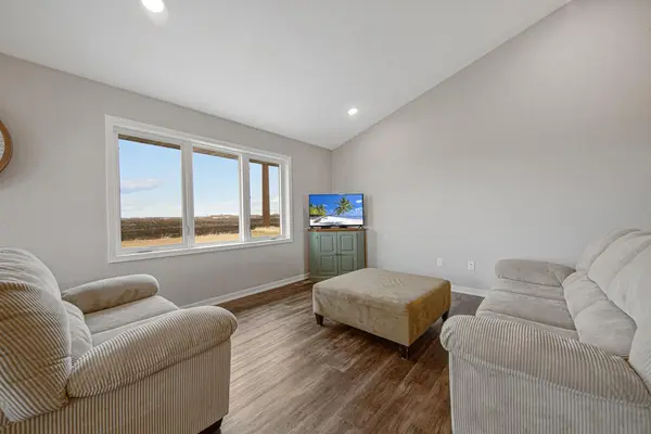 18 Sunset CT, North Mankato, MN 56003