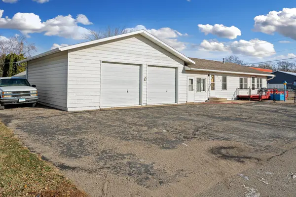 220 20th ST NW, Faribault, MN 55021
