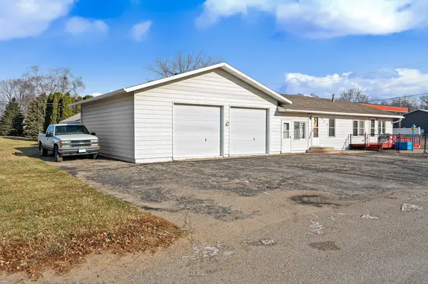 220 20th ST NW, Faribault, MN 55021