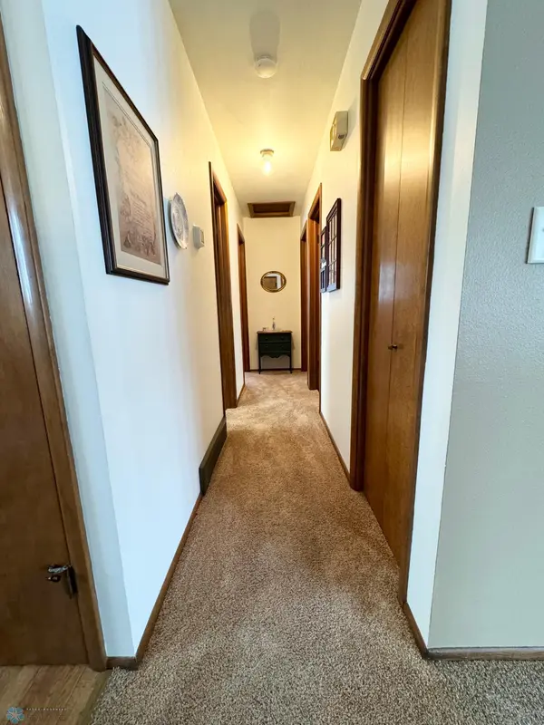 1806 19th ST S, Moorhead, MN 56560