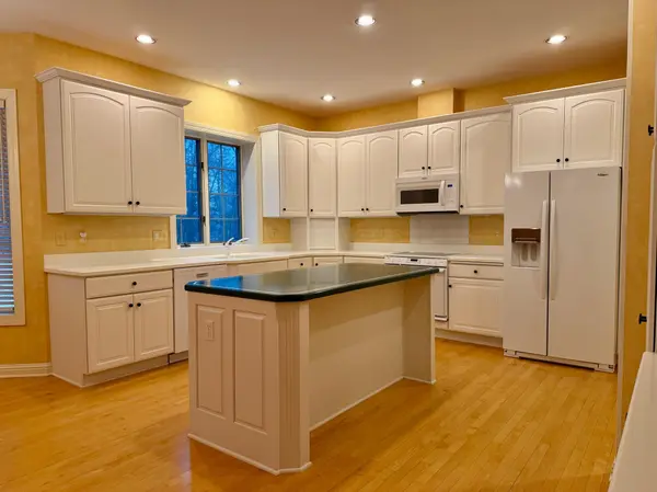 2725 Campus LN, Albert Lea, MN 56007