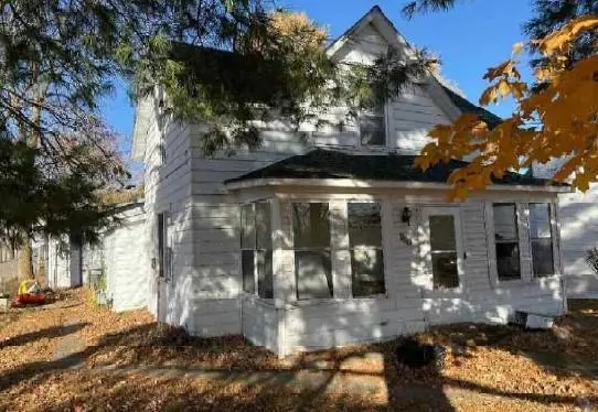 725 9th ST NE, Little Falls, MN 56345