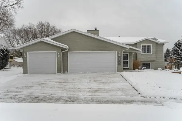2200 Hampton Rhodes CT NW, Rochester, MN 55901