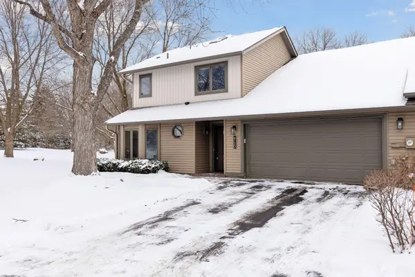 4130 Upland LN N, Plymouth, MN 55446