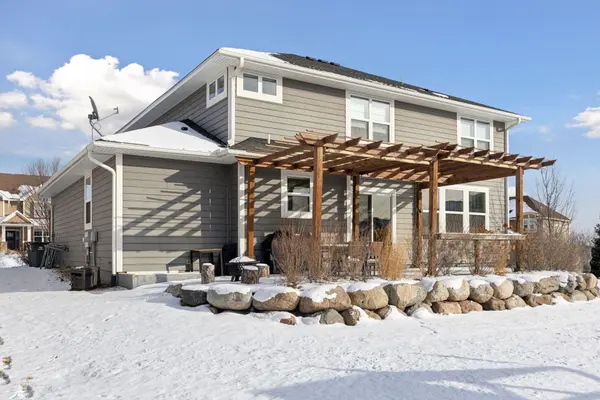 8828 Bellevue CT, Chanhassen, MN 55317