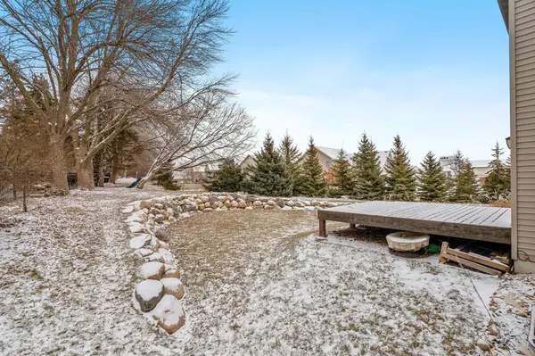 3121 Shakespeare RD, Chaska, MN 55318