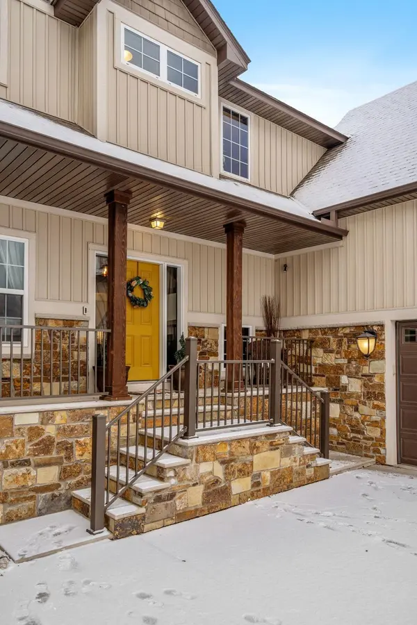 3121 Shakespeare RD, Chaska, MN 55318