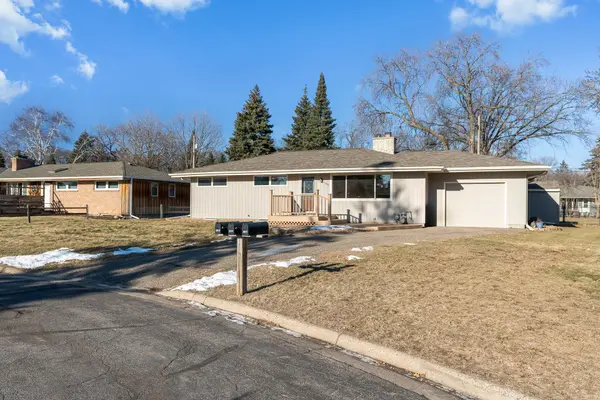 1929 Summer ST, Falcon Heights, MN 55113