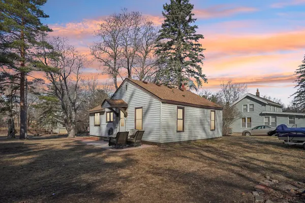 1130 Griffin AVE, Mahtomedi, MN 55115