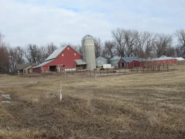 13222 Abbott AVE, Leota, MN 56153