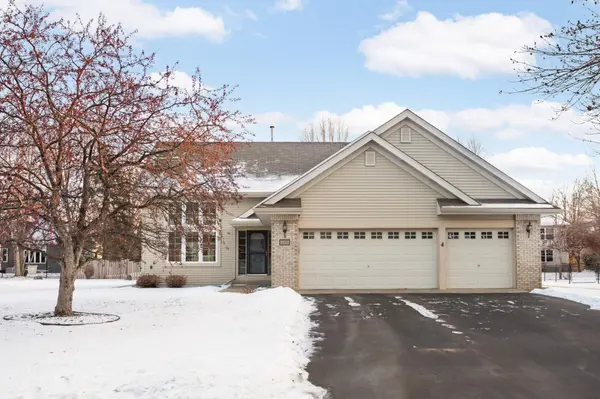1375 Narcissus Curve, Victoria, MN 55386