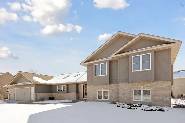 7715 Stafford TRL, Savage, MN 55378