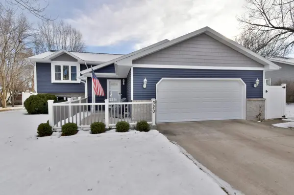 320 Pleasant Ridge DR, Sauk Rapids, MN 56379