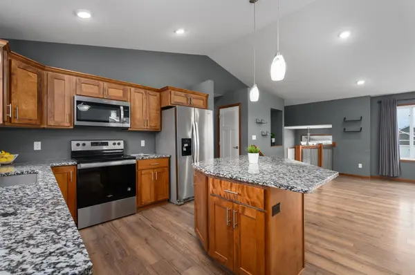 1102 7th AVE NW, Kasson, MN 55944