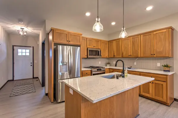 2922 Eastview CT, Anoka, MN 55303