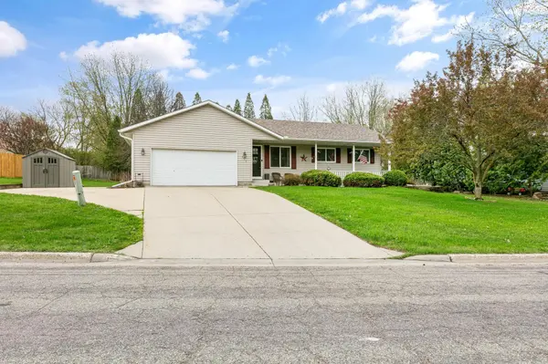 410 Littleford LN, Faribault, MN 55021
