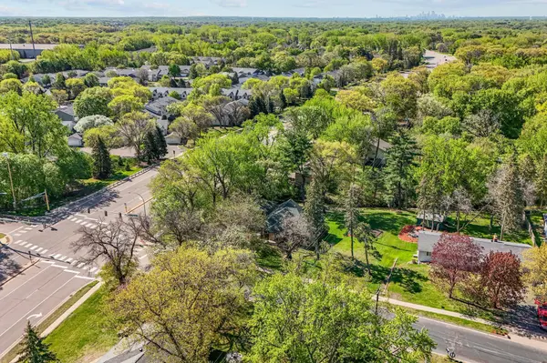 760 89th AVE NW, Coon Rapids, MN 55433