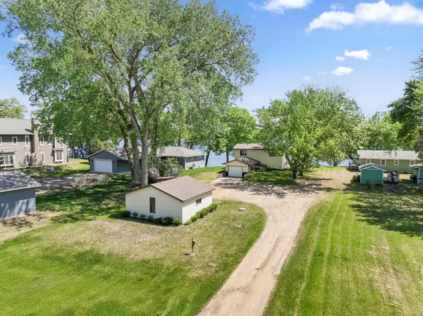 7364 Isaak AVE NW, Annandale, MN 55302