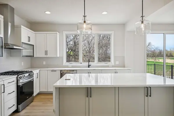 10041 Corral WAY, Victoria, MN 55386