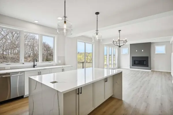 10050 Corral WAY, Victoria, MN 55386